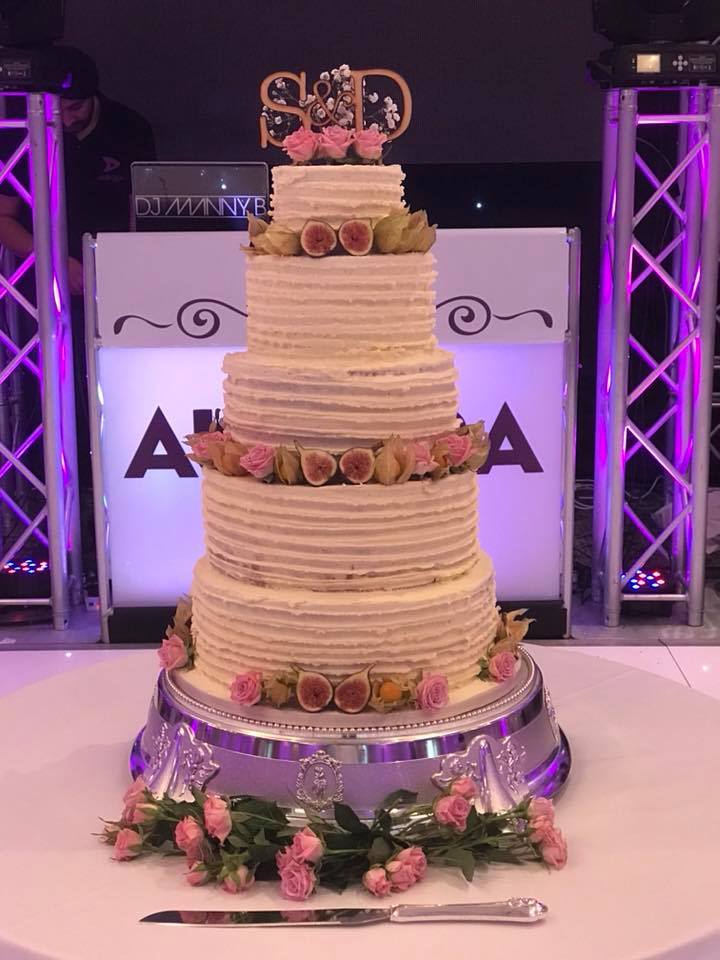 Clock Tower Cakes Weddings Wedding Cakes Bedfordshire