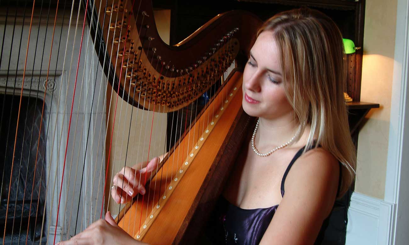 Siona Stockel Harpist and Soprano