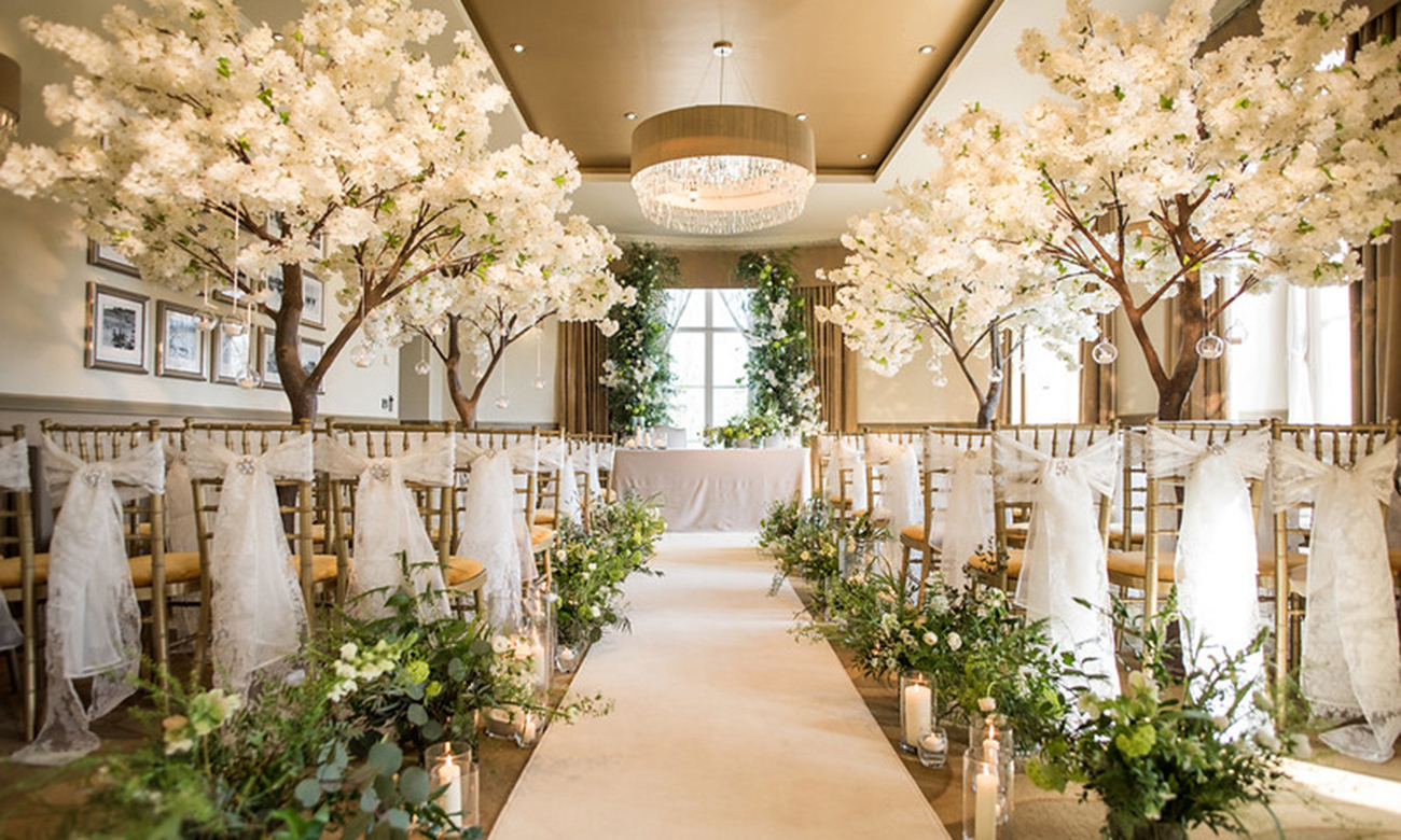 Cotswold Wedding Stylist